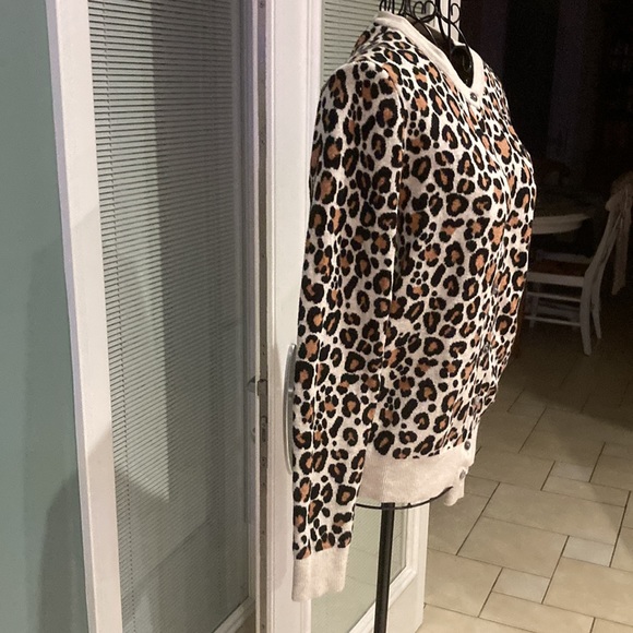 Sweater - Picture 2 of 4